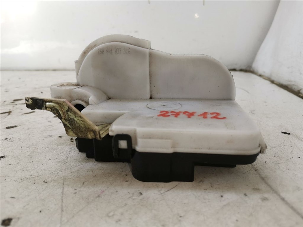 VW POLO (6N1) 45 1.0 Jobb első Ajtózár #27712# 6N1837016 1. kép