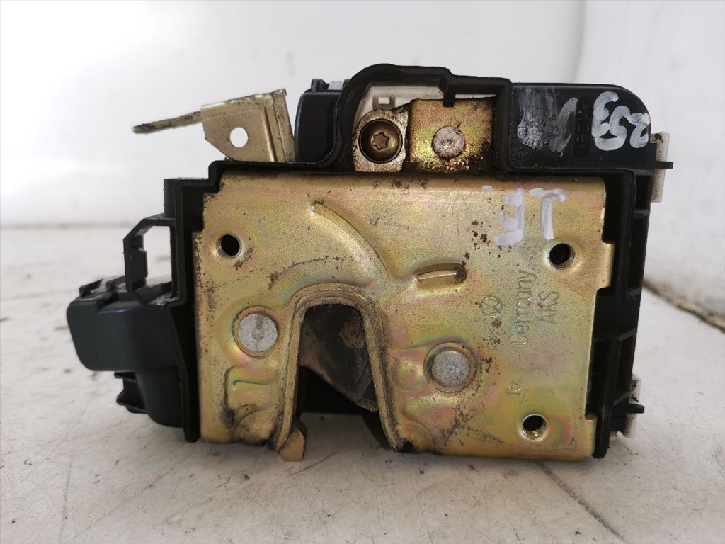 VW POLO (6N1) 45 1.0 Jobb első Ajtózár #27712# 6N1837016 4. kép