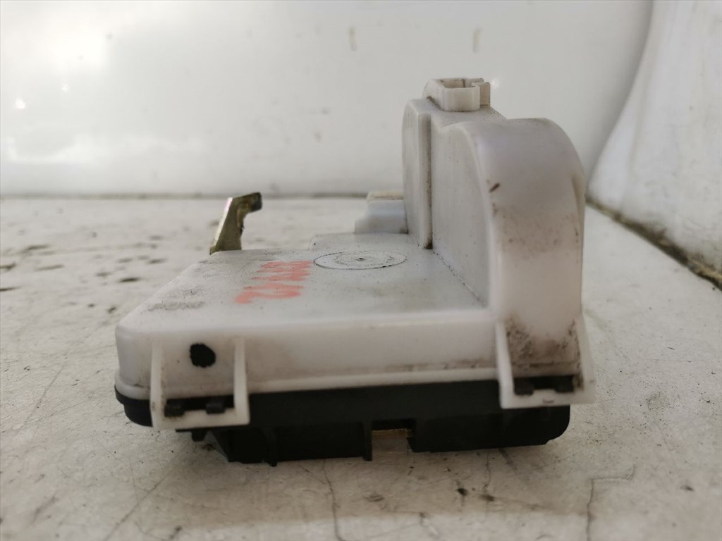 VW POLO (6N1) 45 1.0 Jobb első Ajtózár #27712# 6N1837016 5. kép