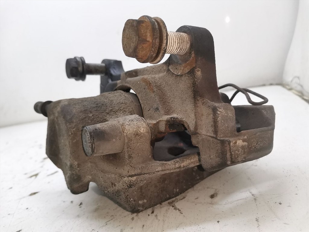 AUDI A4 IV (8K2/ B8) 1.8 TFSI Bal első Féknyereg Munkahengerrel #29142# 7. kép