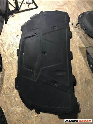 Audi A5 (B8 - 8T) géptető szigetelés ( sérült)