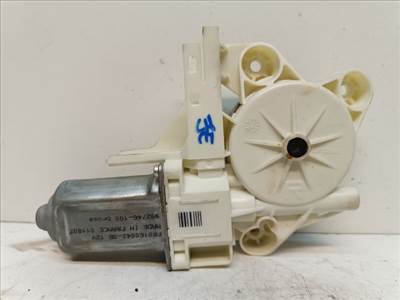 VOLVO V50 Jobb első Ablakemelő Motor