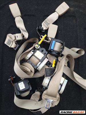 Hyundai Accent biztonsági öv 