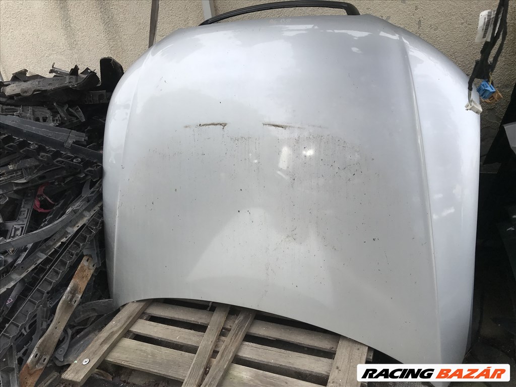 Audi A4 (B8 - 8K) géptető (javított) 1. kép