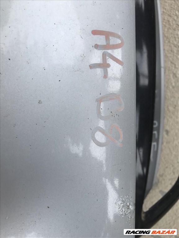 Audi A4 (B8 - 8K) géptető (javított) 3. kép