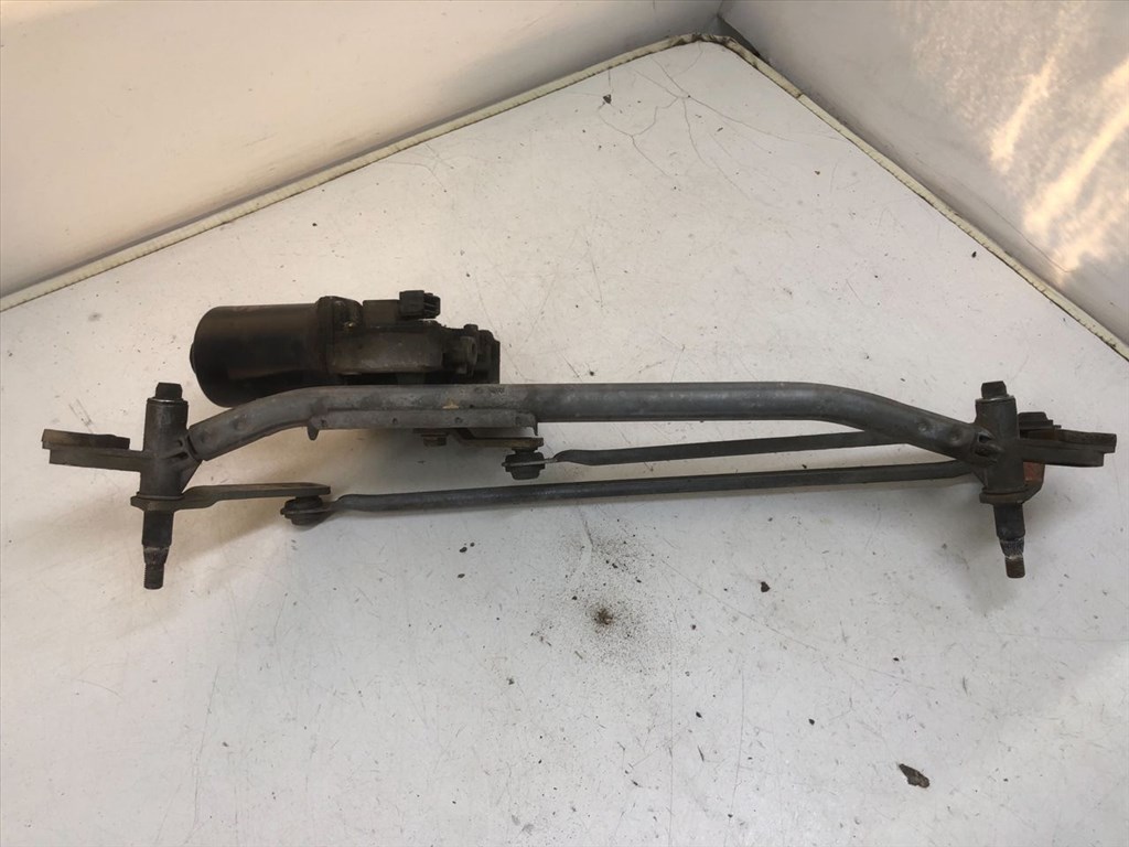 FORD MONDEO II (BAP) 1.8 i Első Ablaktörlő Szerkezet Motorral #15380# XS7117B571AA 5. kép