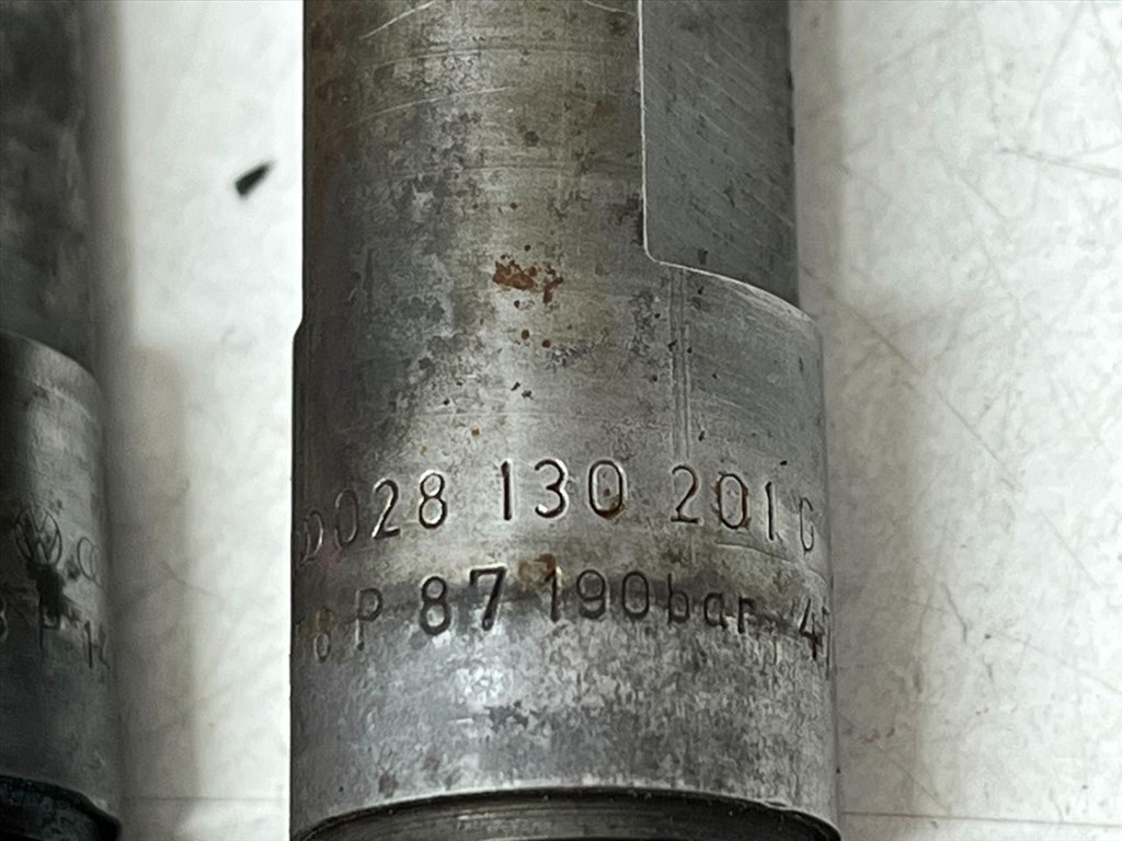 VW GOLF III (1H1/ 1W1) 1.9 TDI Porlasztó (1 db) #9568# 028130201G 3. kép