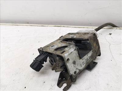 AUDI 100 IV (4A/ C4) 2.3 E Bal első Ajtózár #19375# 4A1837015B