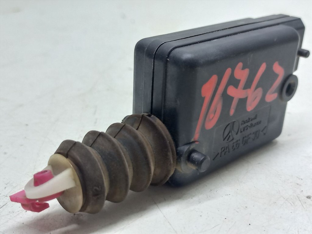 RENAULT SCÉNIC I (JA0/1_) 1.4 16V (JA0D/ JA1H/ Ja0W/ JA10) Központizár Motor Csomagtérajtó #16762# 2. kép