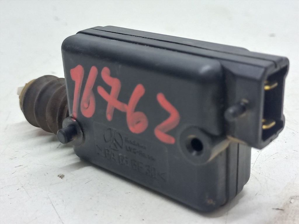 RENAULT SCÉNIC I (JA0/1_) 1.4 16V (JA0D/ JA1H/ Ja0W/ JA10) Központizár Motor Csomagtérajtó #16762# 3. kép