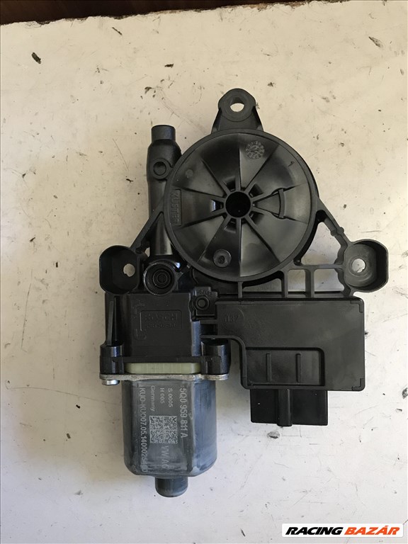 VW csoport GOLF VII _bal hátsó ablakemelő motor 5q0959811a 1. kép