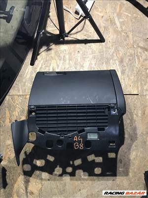 Audi A4 (B8 - 8K) kesztyűtartó 