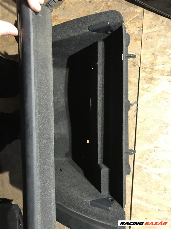 Audi A4 (B8 - 8K) kesztyűtartó  2. kép