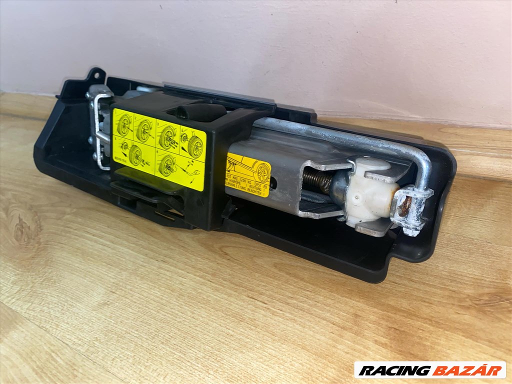 Audi A6 (C6 - 4F) C6 - 4F gyári emelő  4f0011031 4. kép