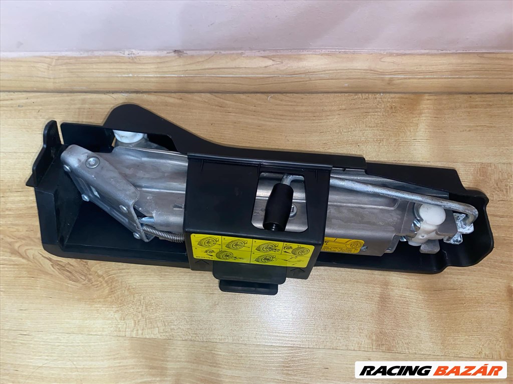 Audi A6 (C6 - 4F) C6 - 4F gyári emelő  4f0011031 10. kép