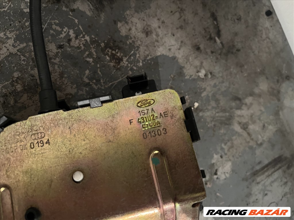 Ford Mondeo Mk3 csomagtér ajtó alsó zár  1s7af43102ae 2. kép