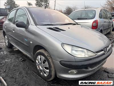 Peugeot 206 1.1i bontott alkatrészei