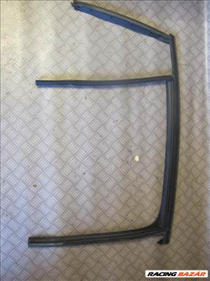 Skoda Octavia III kombi jobb hátsó ajtó üveg gumikeret 