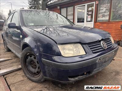 Volkswagen Bora 1.6i bontott alkatrészei