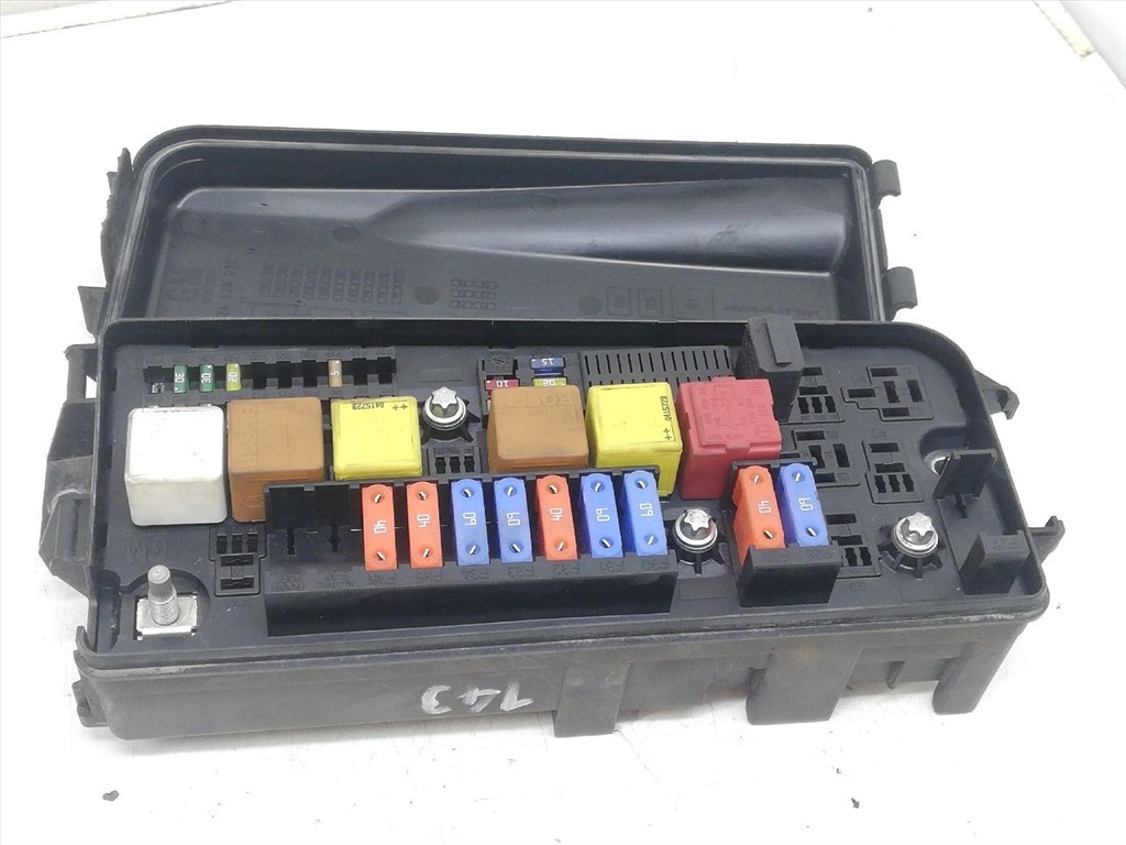 OPEL VECTRA C 1.9 CDTI Biztosítéktábla Motortér #10801# 13172979DF 1. kép