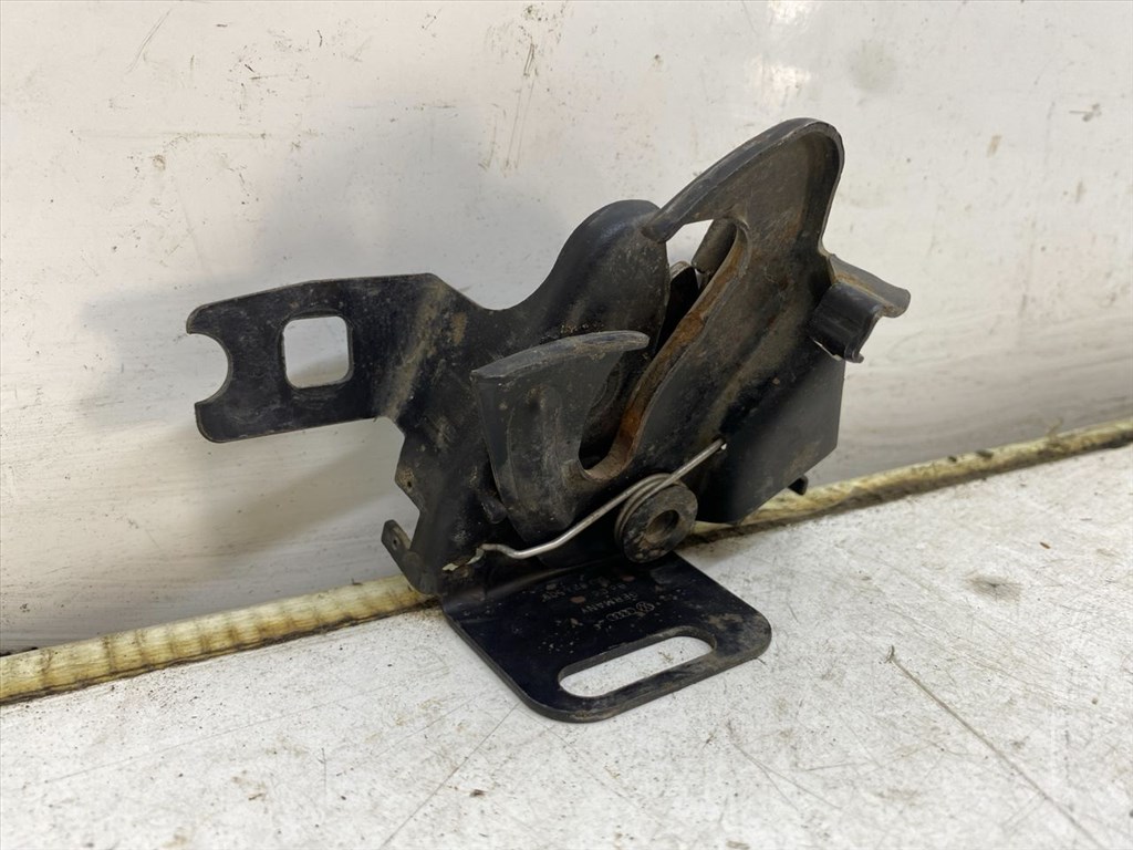 VW POLO (6N1) 45 1.0 Motorháztető Zárszerkezet #27754# 1H0823509 2. kép