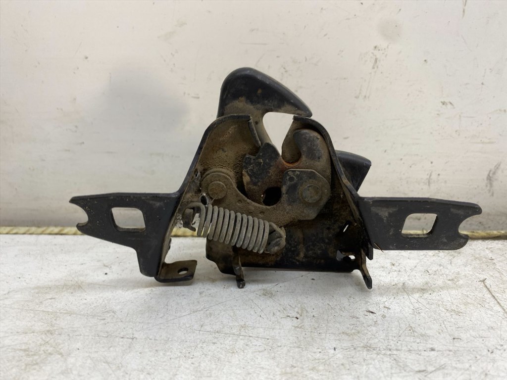 VW POLO (6N1) 45 1.0 Motorháztető Zárszerkezet #27754# 1H0823509 7. kép
