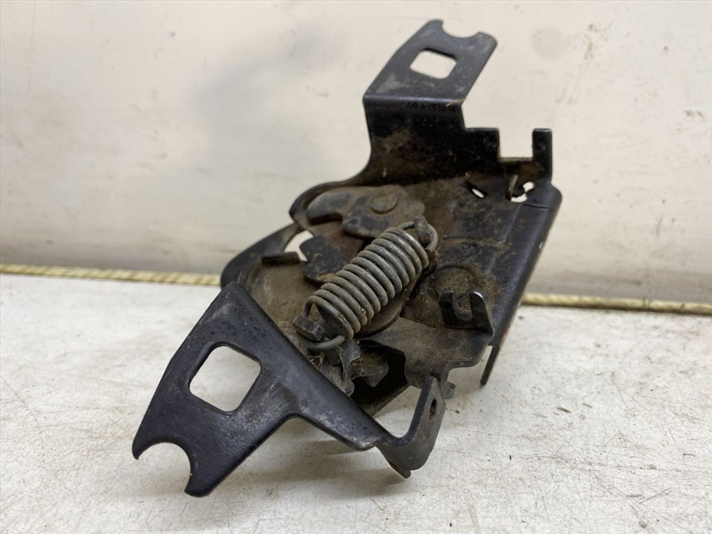 VW POLO (6N1) 45 1.0 Motorháztető Zárszerkezet #27754# 1H0823509 9. kép