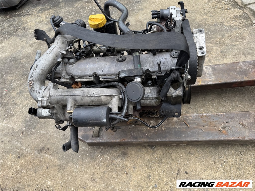 Opel Vivaro A, Renault Trafic II motor  1. kép