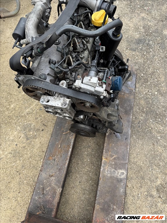 Opel Vivaro A, Renault Trafic II motor  3. kép