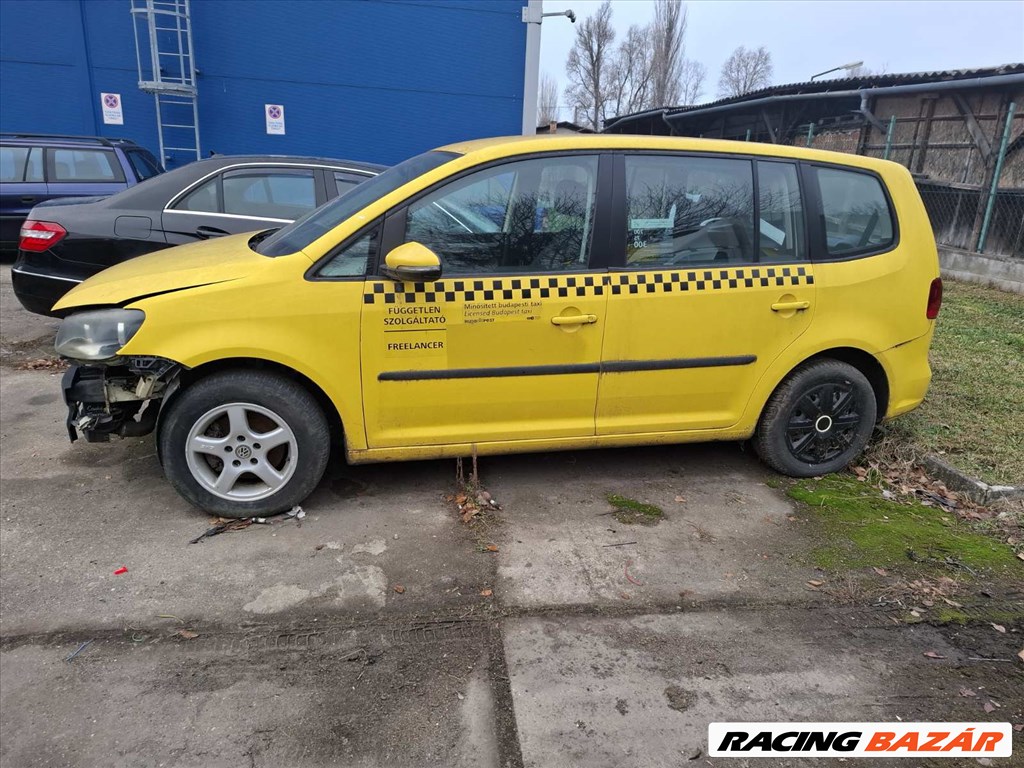 Volkswagen Touran 2012 1.6cr DSG bontott alkatrészei 5. kép