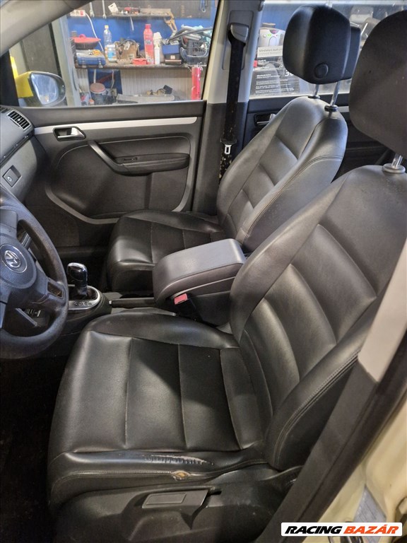 Volkswagen Touran 2012 1.6cr DSG bontott alkatrészei 7. kép