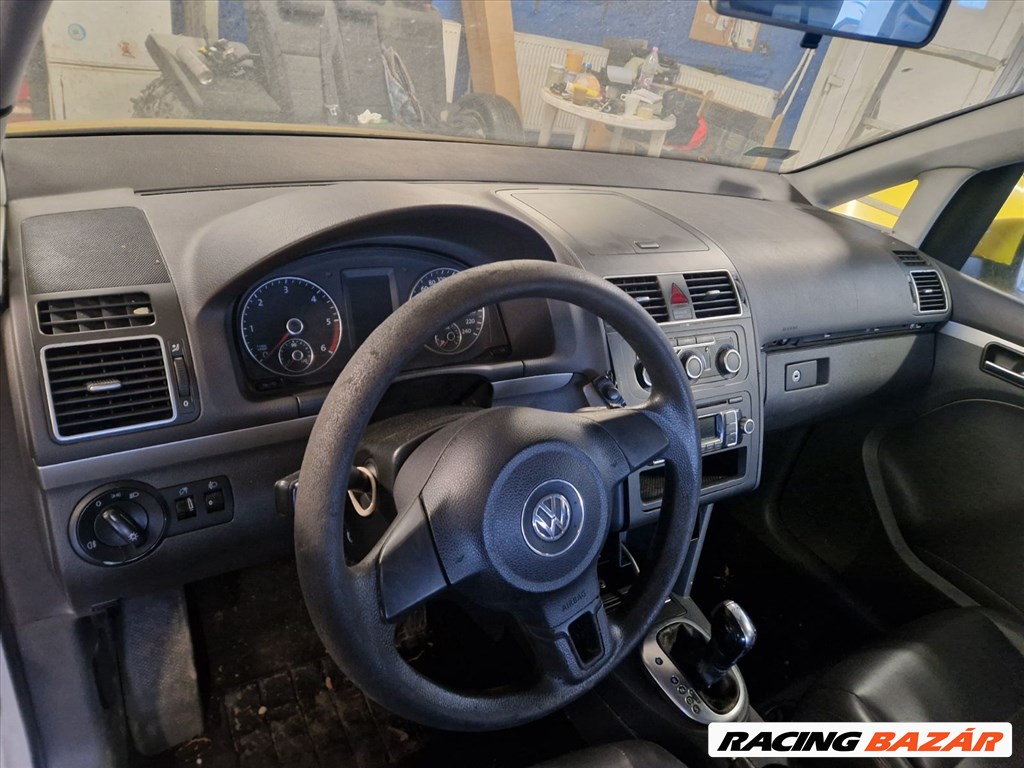Volkswagen Touran 2012 1.6cr DSG bontott alkatrészei 8. kép