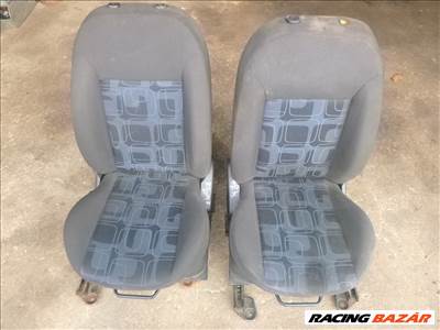 Ford Fiesta Mk5 2005, 5 ajtós első ülés fejtámla nélkül  (LÉGZSÁK NÉLKÜLI NEM FŰTHETŐ ) 