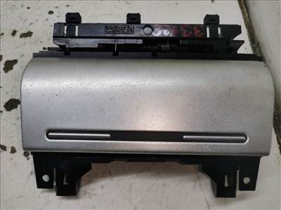 AUDI A4 Avant III (8ED/ B7) 2.0 TDI Első Hamutartó #33136# 8E0857951H