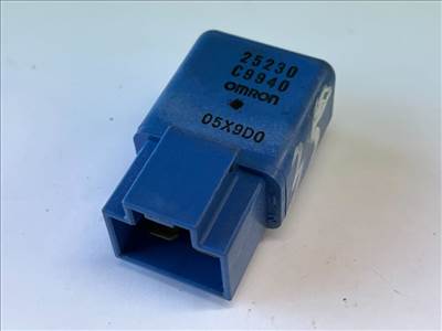 NISSAN PRIMERA (P11) 2.0 TD Relé #3083# 25230