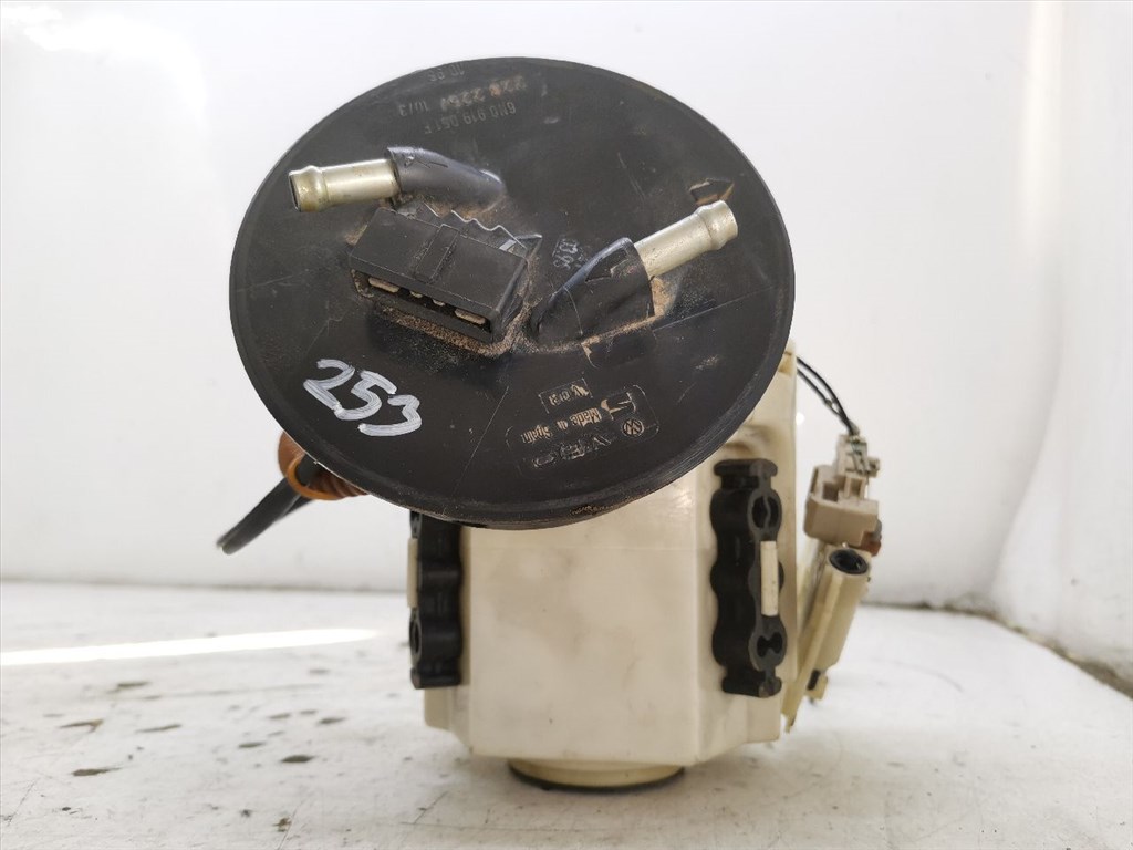 VW POLO (6N1) 45 1.0 Üzemanyag Szivattyú #27717# 6N0919051F 3. kép