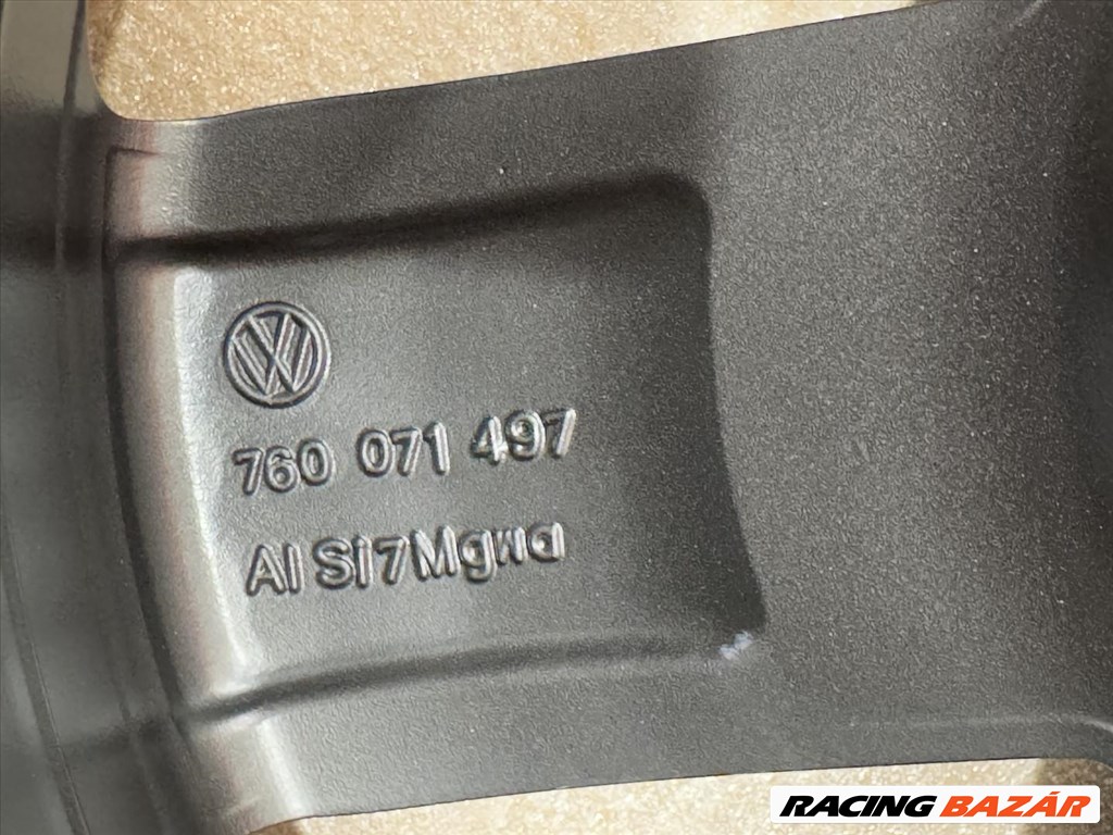 R17 5x112 Original Volkswagen Touareg III 7.5J ET18 egyedi alufelnik  5. kép