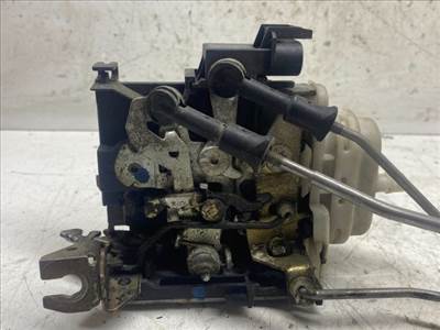 AUDI A4 B5 Jobb első Ajtózár
