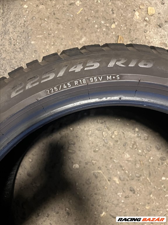  225/4518" újszerű Pirelli téli gumi  3. kép