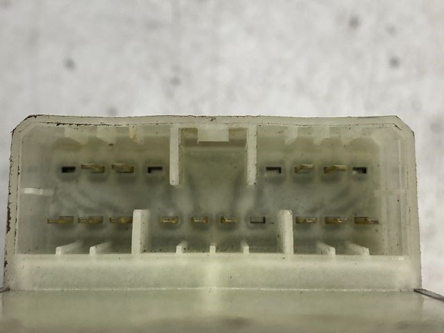 SUZUKI SX4 Bal első Ablakemelő Kapcsoló 4. kép