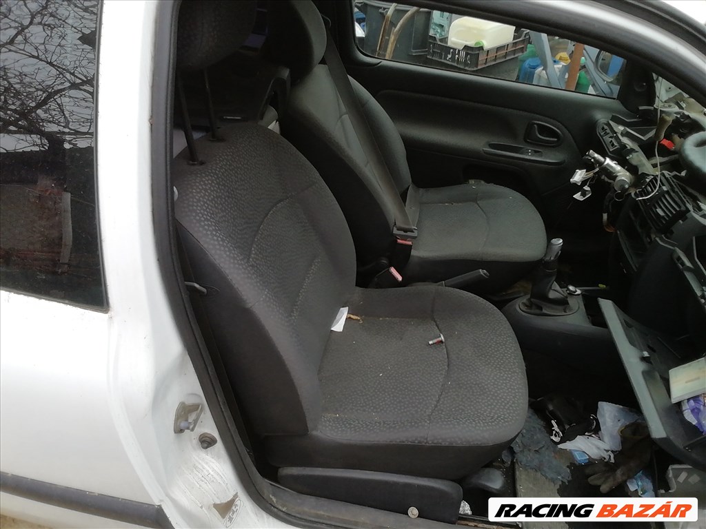 Renault Clio II Jobb első ülés  1. kép