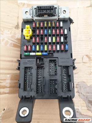 Hyundai Accent biztosíték panel 