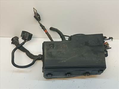 VOLVO V50 Biztosítéktábla Motortér