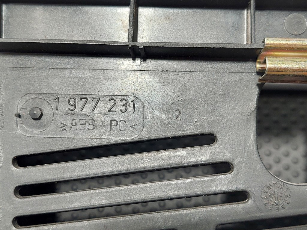 BMW E36 fekete középkonzol tároló szivargyújtó konzol 4. kép