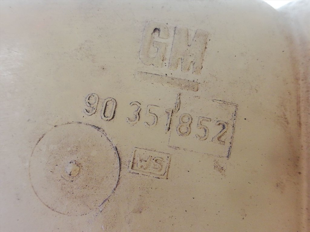 OPEL ASTRA F (53_/ 54_/ 58_/ 59_) 1.6 Si Kiegyenlítő tartály #4186# 90351852 2. kép