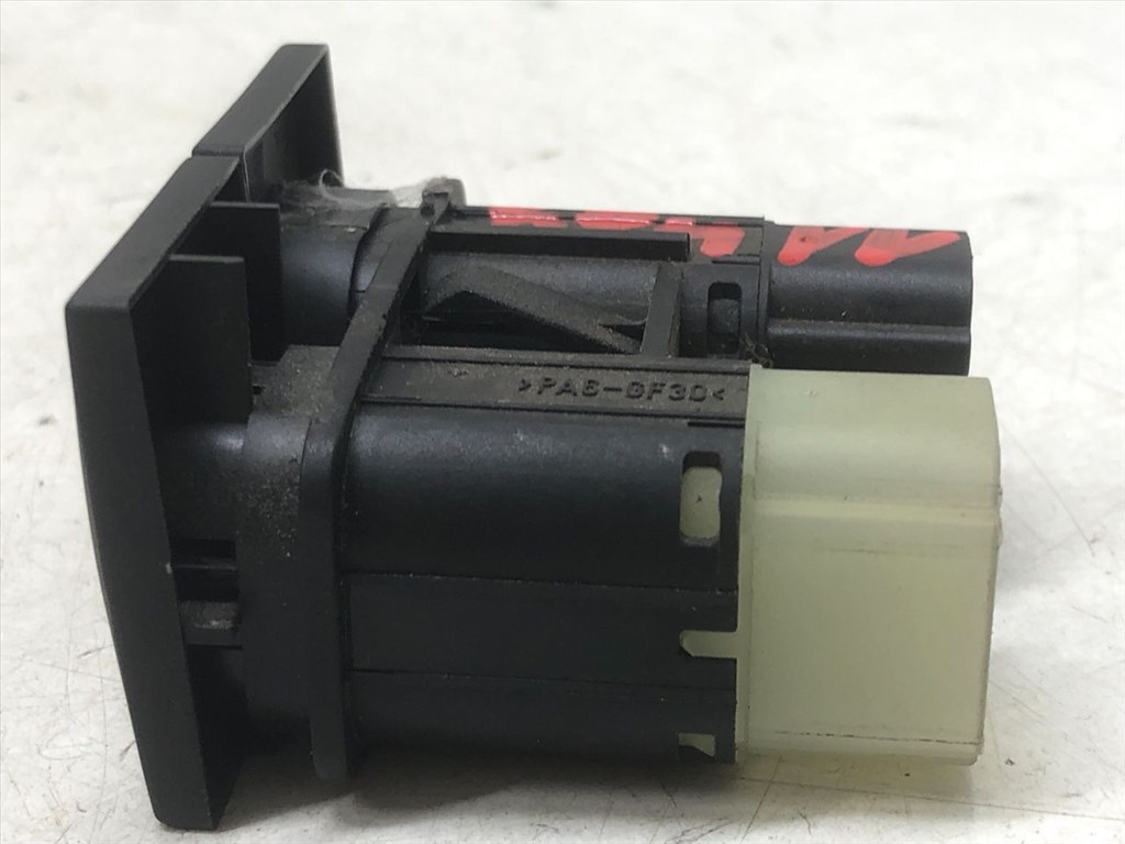 FORD MONDEO III (B4Y) 2.0 TDCi Csomagtérajtó Kapcsoló #11489# 1S7T19B514AA 4. kép