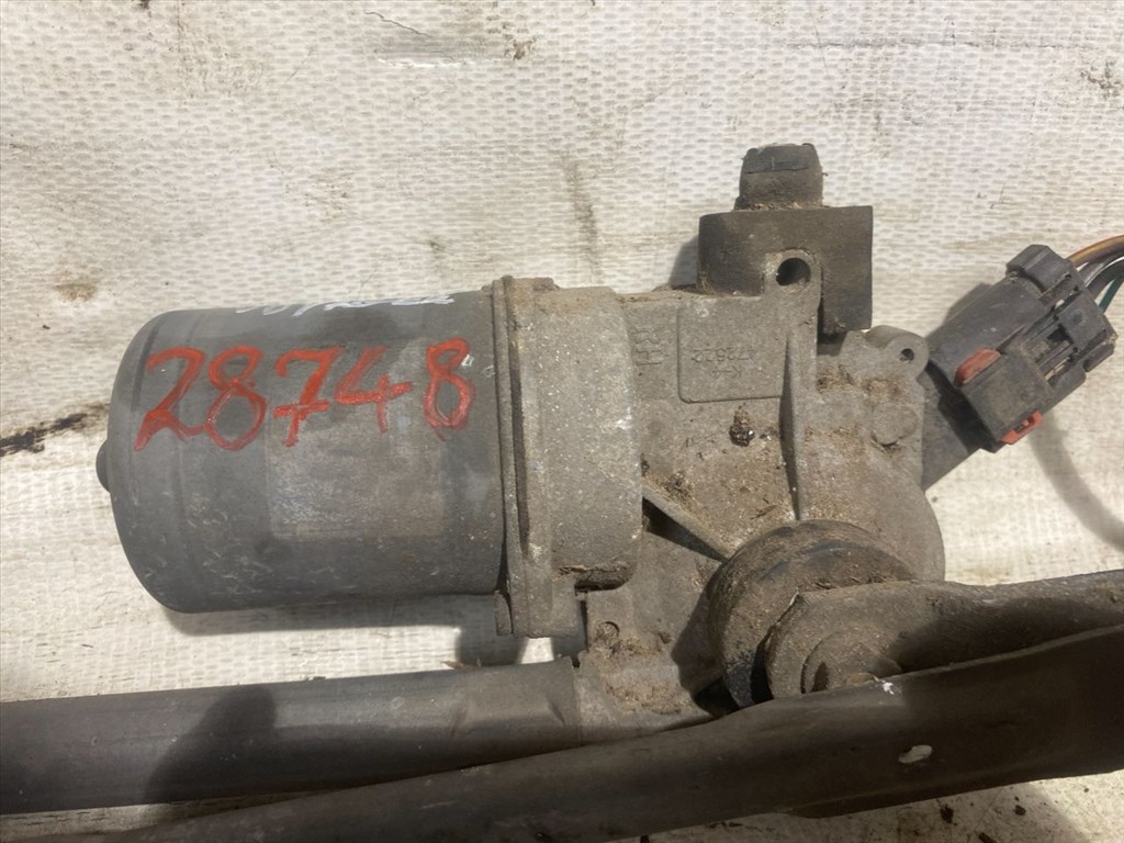 CHRYSLER VOYAGER IV (RG/ RS) 2.5 CRD Első Ablaktörlő Szerkezet Motorral #28748# 8. kép