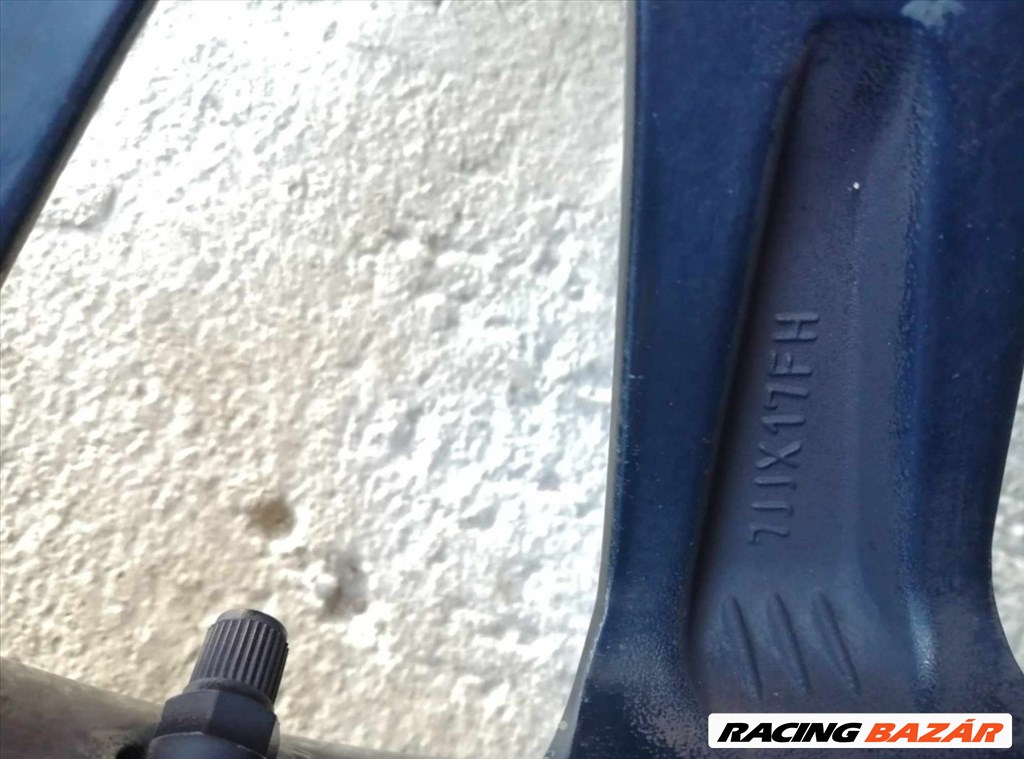  5x114.3 lyukosztású 17" újszerű alufelni, rajta 225/45 újszerű Michelin nyári gumi gumi  7. kép