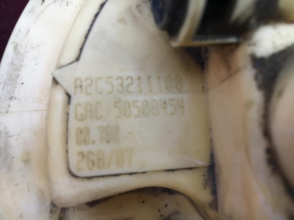 Alfa 159, Brera 1.9/2.4 JTD,üzemanyagszivattyú 55601671 2. kép