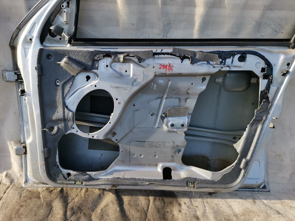 FORD MONDEO III (BWY) 2.0 TDCi Jobb első Ajtó (Üres lemez) #20106# 9. kép